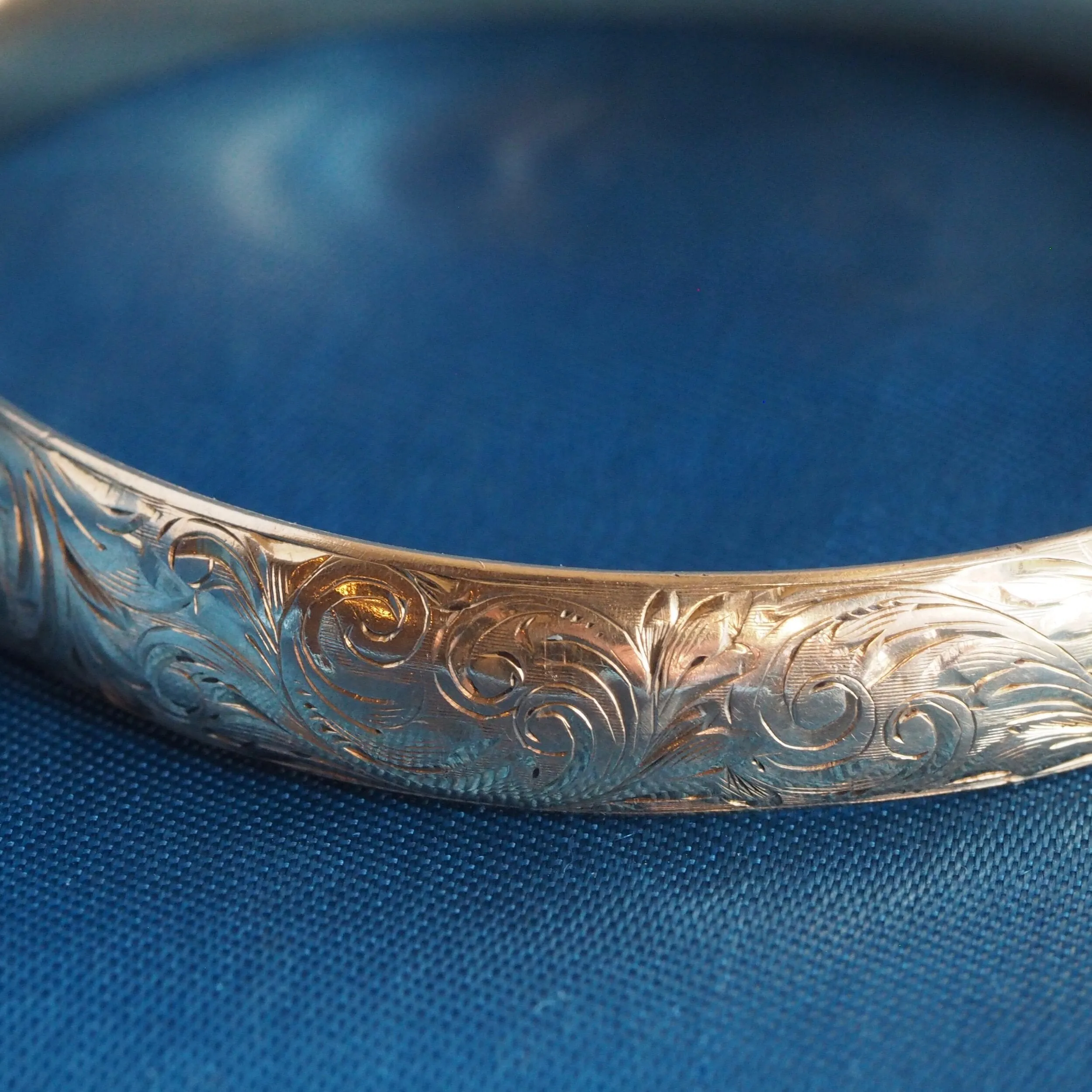 Antique Edwardian 14k Gold Engraved Floral Bangle